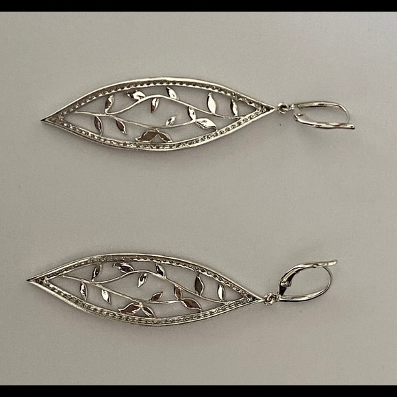 John Michaels Designs 18kwg Diamond Leaf Earrings - Picture 5 of 5